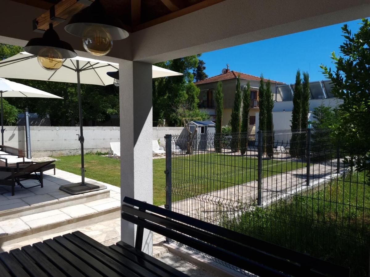 Villa Lukas Sukosan Exterior photo